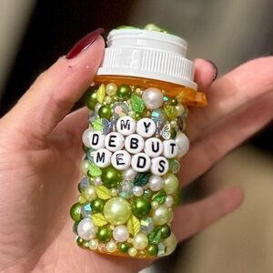 Decorative Green Beaded Pill Bottle Cover - My Debut Meds